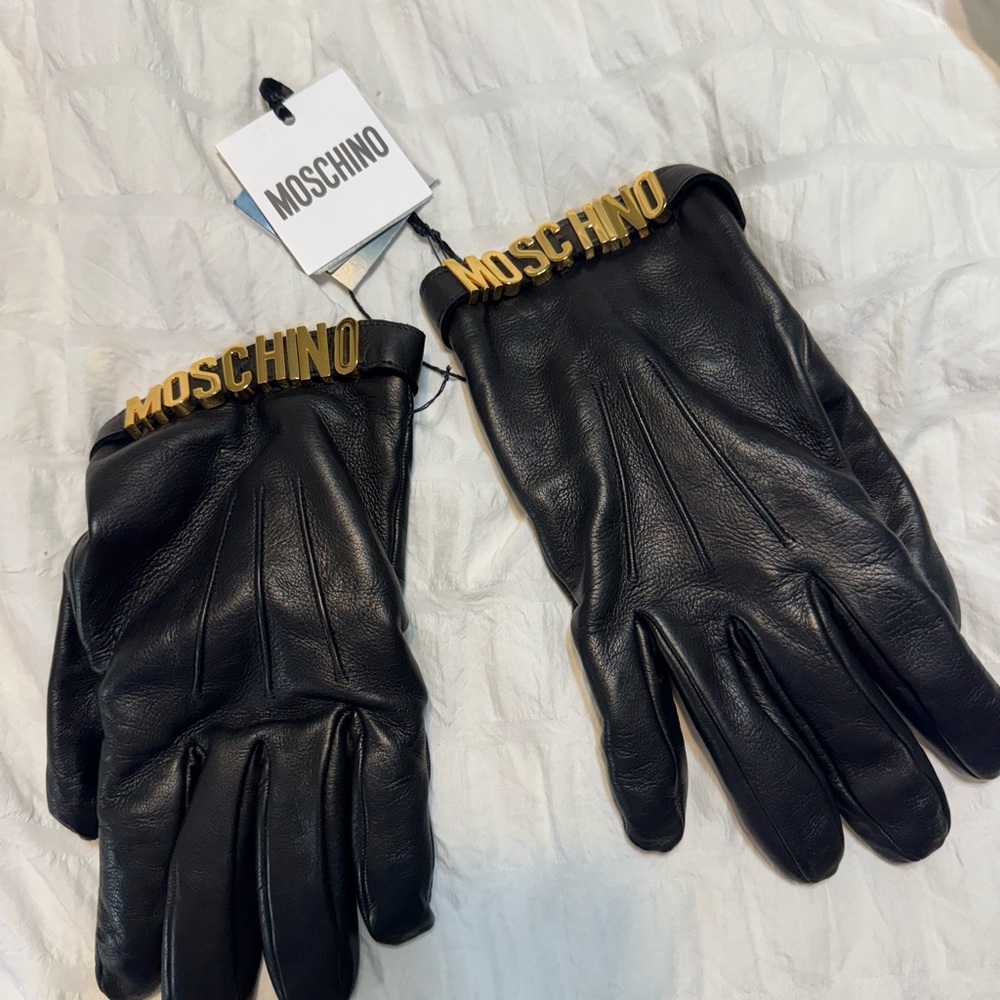 Black leather Moschino gloves worn once for less than a hour.
